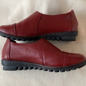 MUYANG Red Leather Shoes (US Size 6) 230